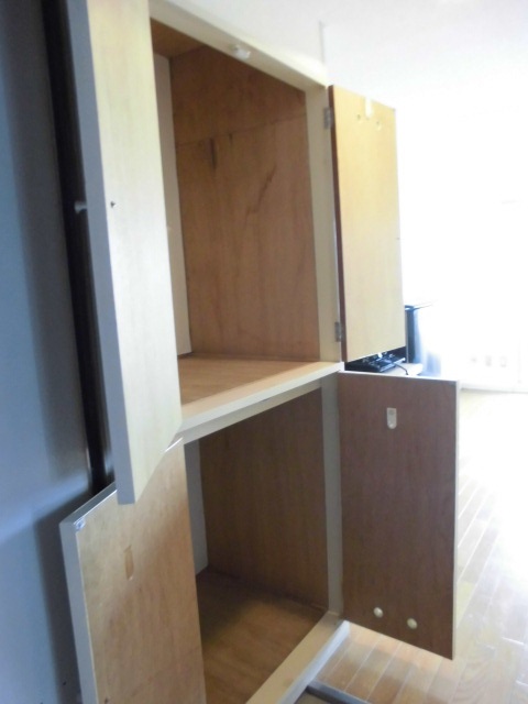 収納　玄関横に収納があります。