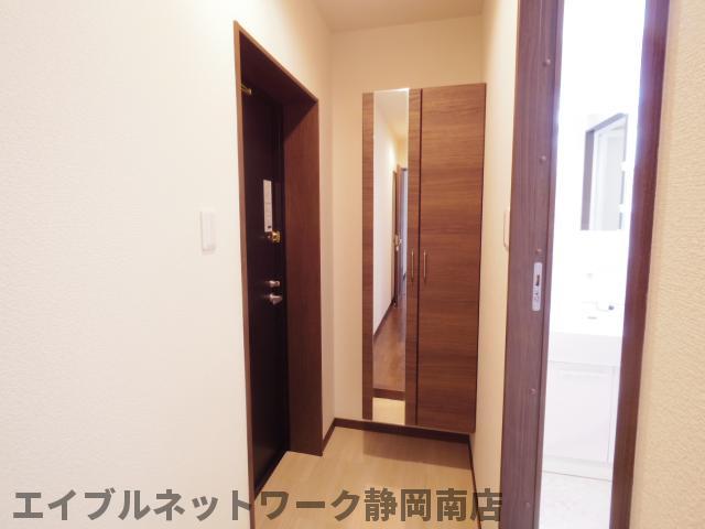 玄関　明るい玄関です