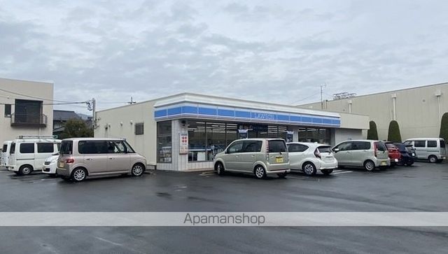 コンビニ　ローソン（コンビニ）まで612m