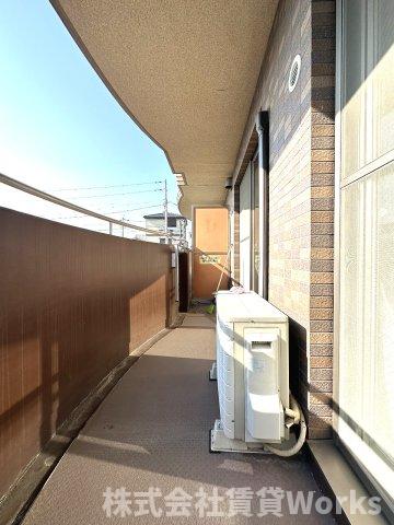 バルコニー　バルコニーからの眺めを楽しみながら食事をしませんか