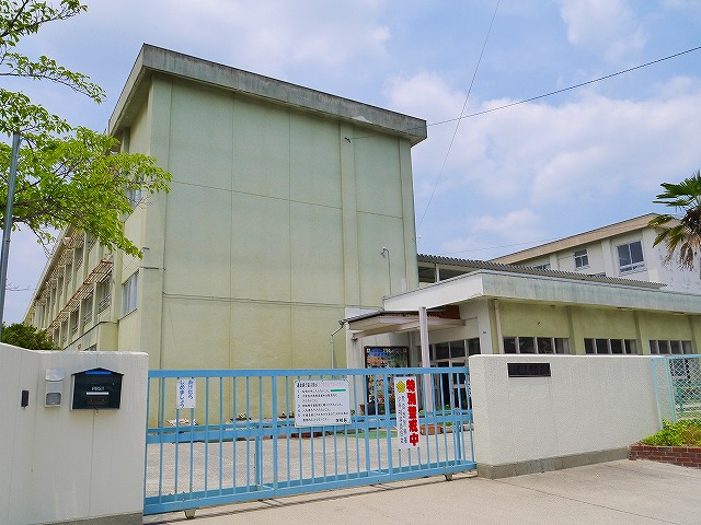 【奈良市疋田町のアパートの小学校】