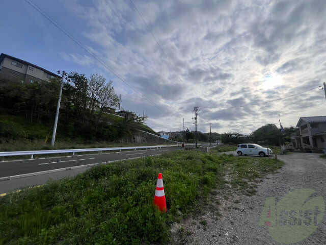 【塩竈市字伊保石のアパートの駐車場】