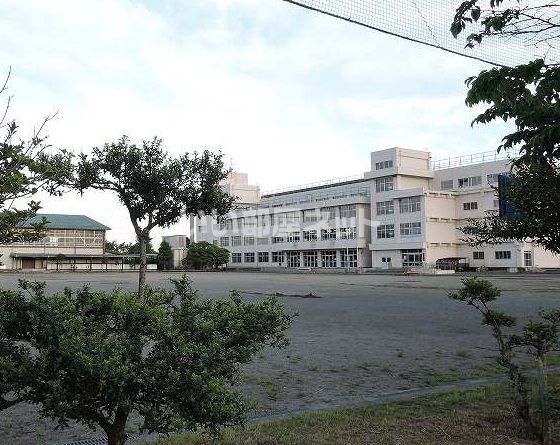 【ラ・フェット沖野の小学校】