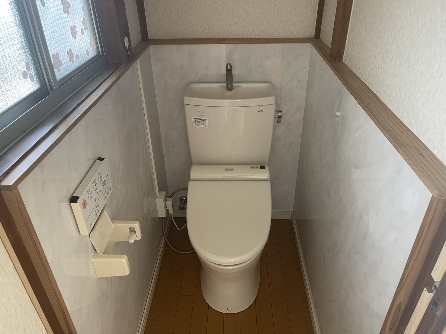 西ノ京右馬寮町貸家のトイレ写真