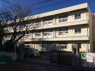 【沼津市大手町のマンションの小学校】