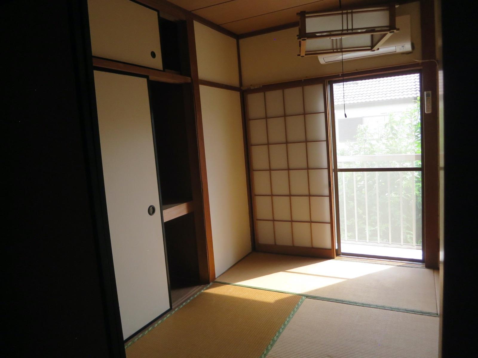 収納　２階テラスのある和室