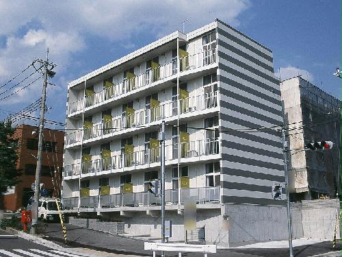 【レオパレス灘北の建物外観】