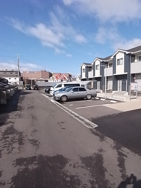 【神戸市西区玉津町西河原のアパートの駐車場】