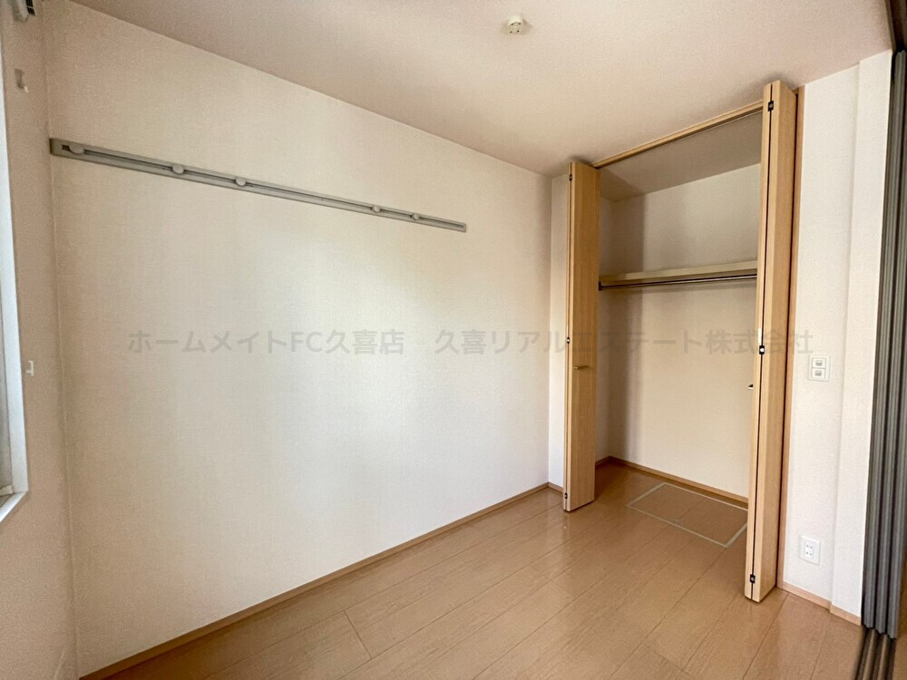 収納　同建物別号室　嬉しい！おしゃれな引き戸で自由自在に！