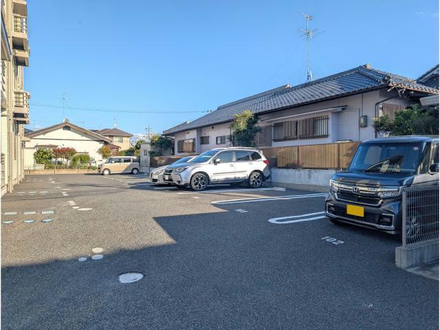 駐車場　駐車場