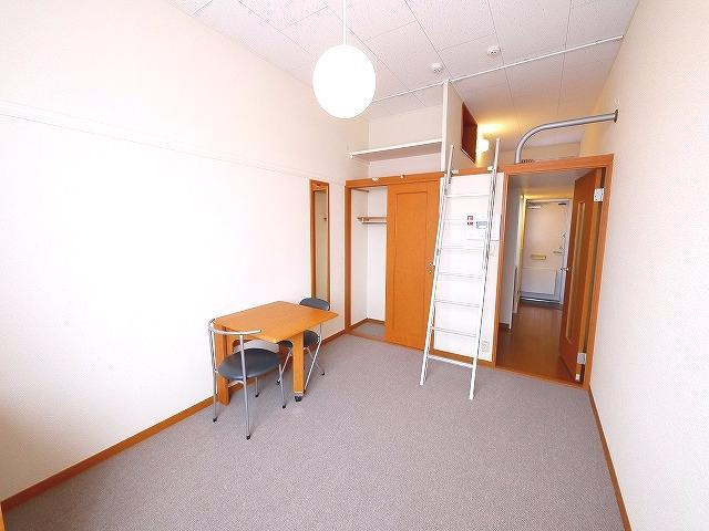 その他部屋・スペース　広くて明るい寝室