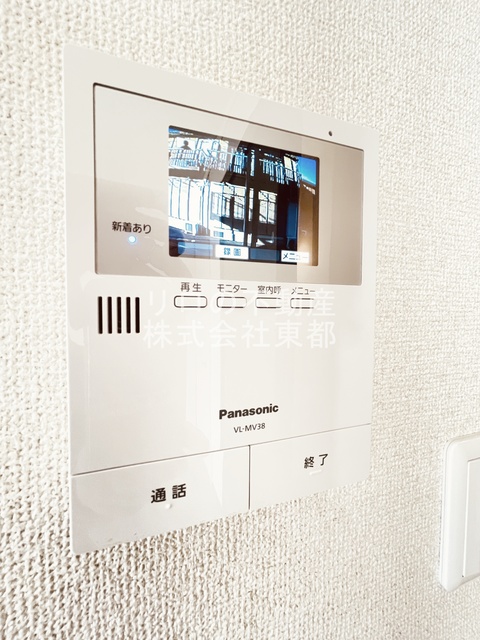 セキュリティ　来訪者の姿を確認できるＴＶモニター付インターホン設置済です！