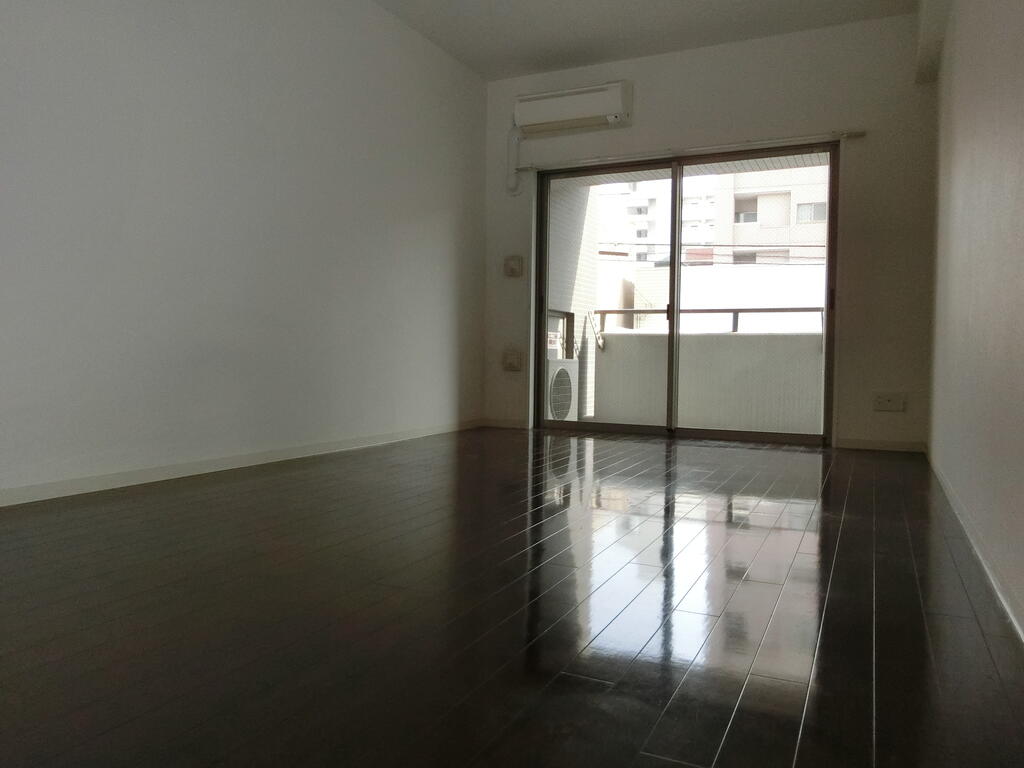 居室・リビング　別のお部屋です。現状を優先させていただきます。