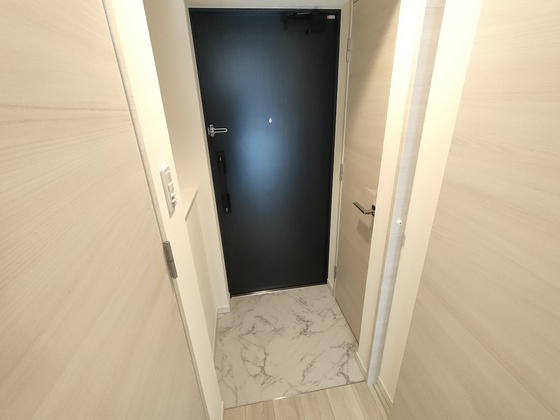 玄関　別部屋の写真