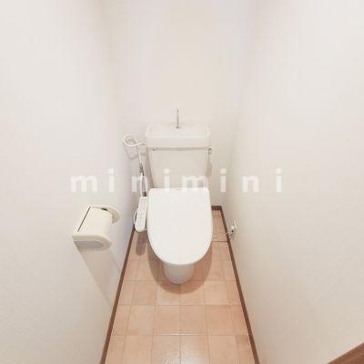 トイレ　※写真は別号室のものですので現状優先とさせていただきます