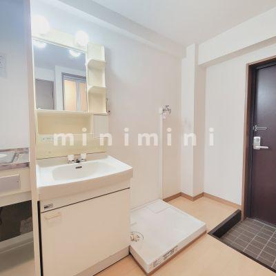 洗面設備　※写真は別号室のものですので現状優先とさせていただきます