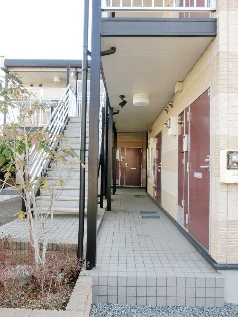 エントランス　すっきりとしたエントランスになります