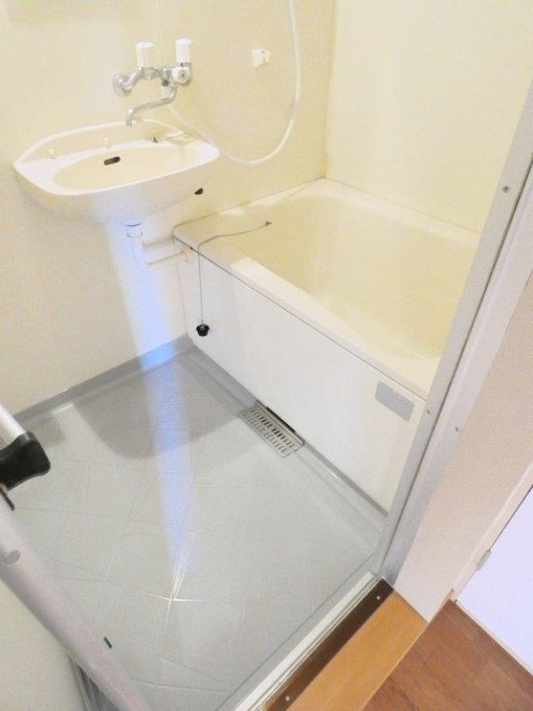 バス・シャワールーム　図面と現状に相違がある場合には現状を優先