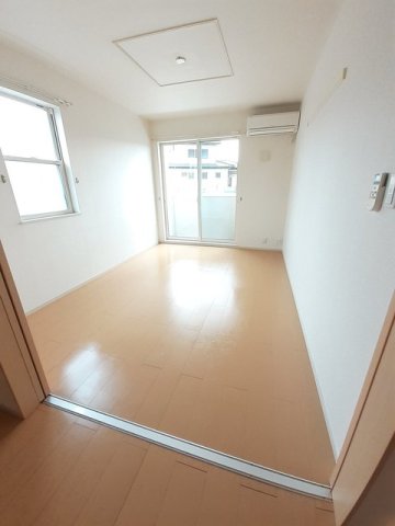 居室・リビング　物件の内装です