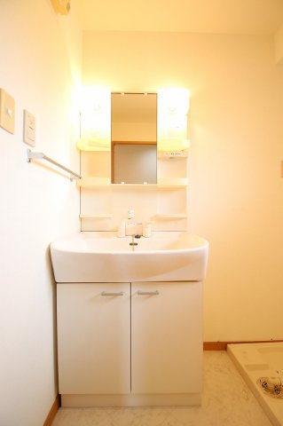 洗面設備　独立洗面化粧台付き