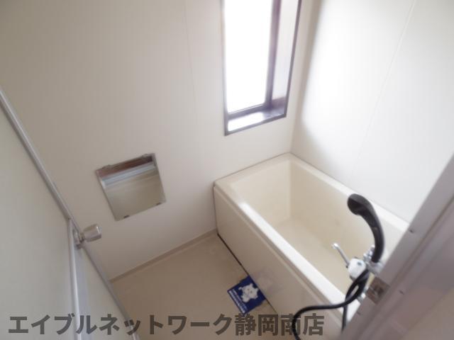 バス・シャワールーム　ゆったり過ごせるお風呂です