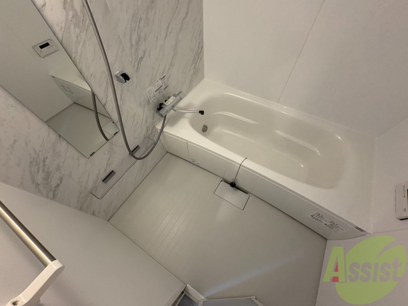 バス・シャワールーム　お風呂になります。一日の疲れを癒してくださいね。