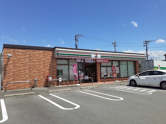 コンビニ　セブンイレブン御幸笛田店（コンビニ）まで500m