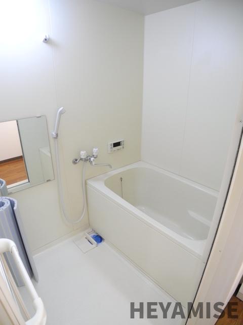 バス・シャワールーム　※同間取りの別の階のお部屋の画像です※