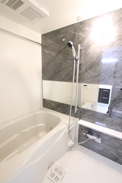 バス・シャワールーム　※同間取別部屋※ご参考写真です