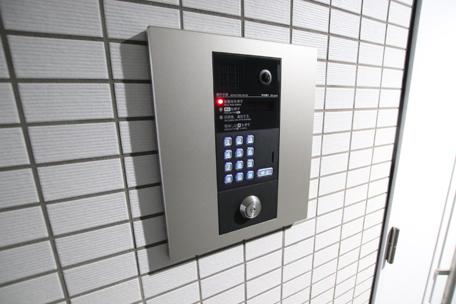 エントランス　オートロック完備