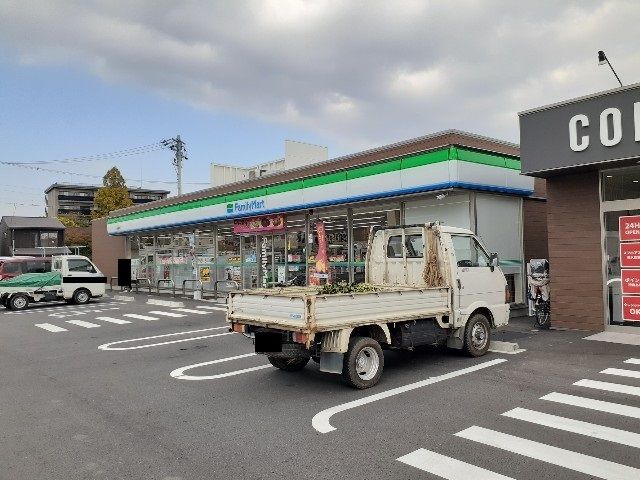 コンビニ　ファミリーマート桑名駅西店（コンビニ）まで1000m