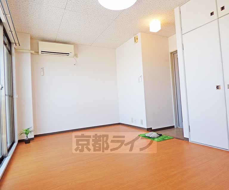 居室・リビング　綺麗な室内です。