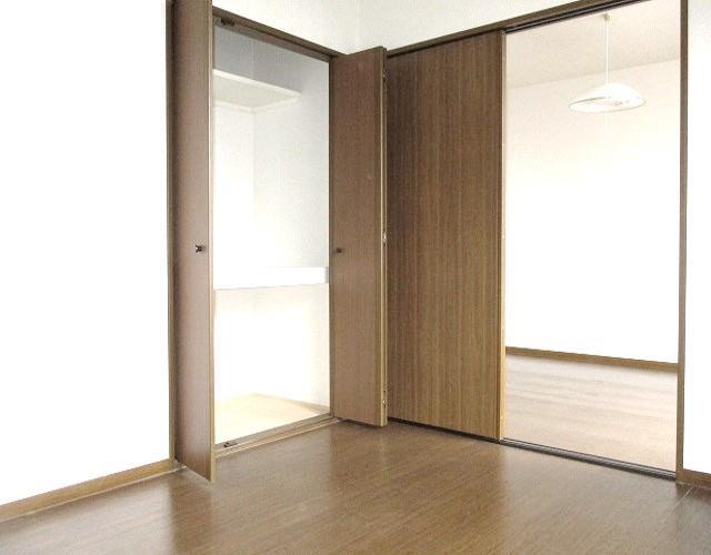 収納　洋室収納