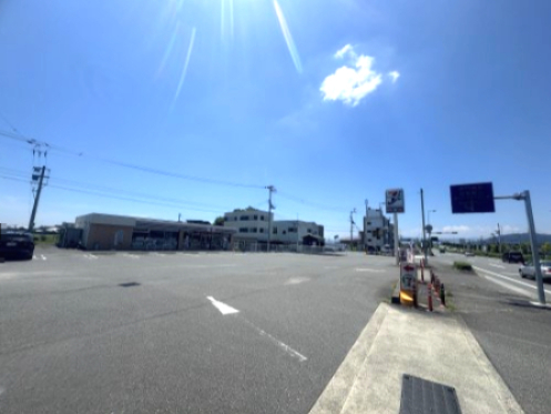 コンビニ　セブンイレブン 徳島インター店（コンビニ）まで986m
