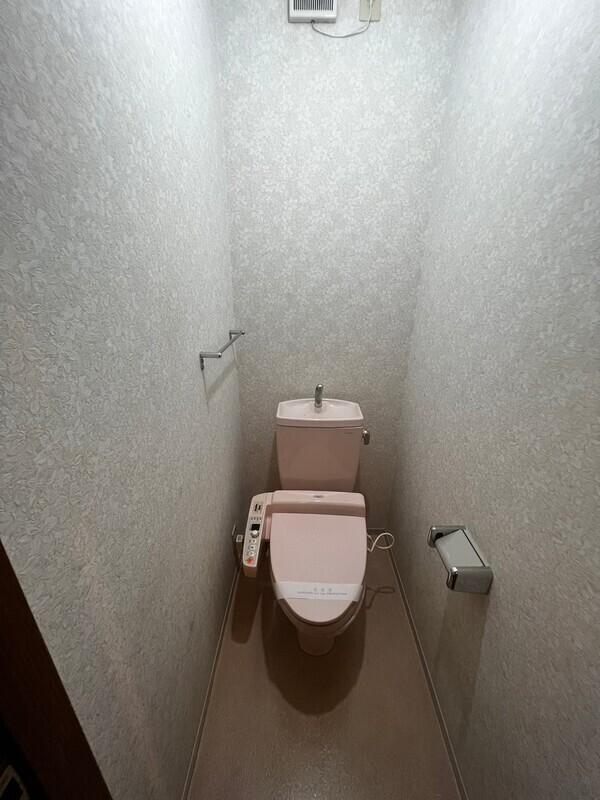 トイレ　西落合3丁目戸建