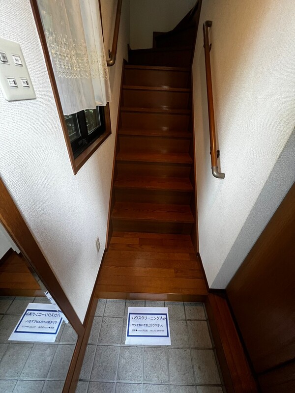 玄関　西落合3丁目戸建