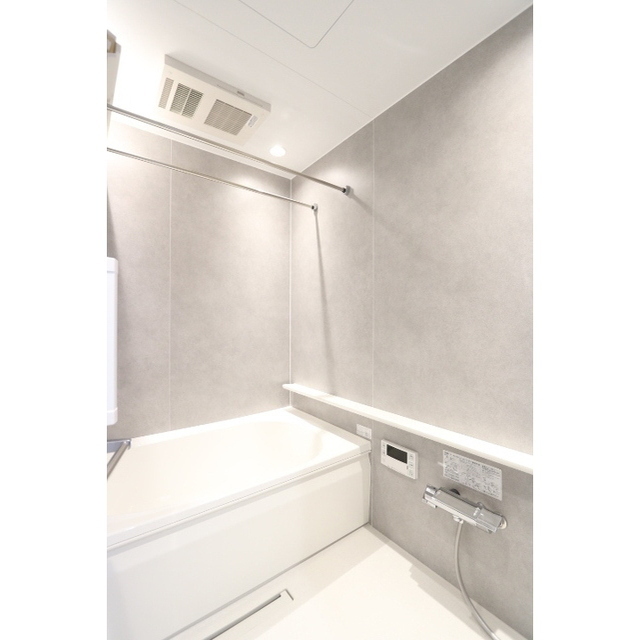 バス・シャワールーム　明るくシンプルなバスルーム♪