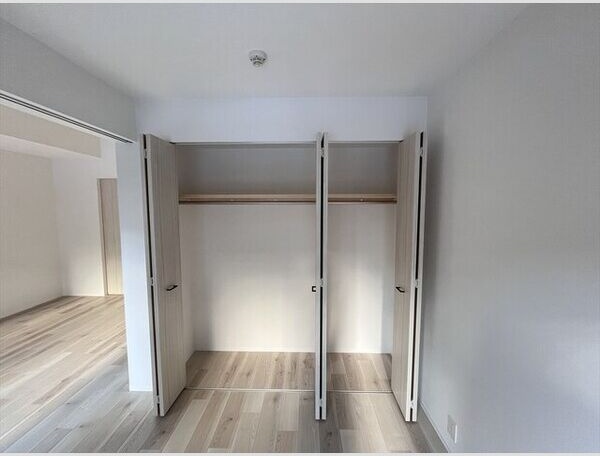 収納　衣類の収納に便利なクローゼットが付いています！