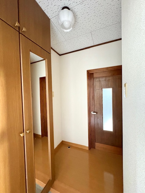 玄関　トールタイプのシューズボックス