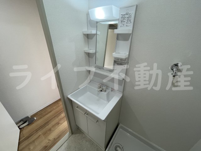 洗面設備　朝の支度にも助かる、独立の洗髪洗面化粧台