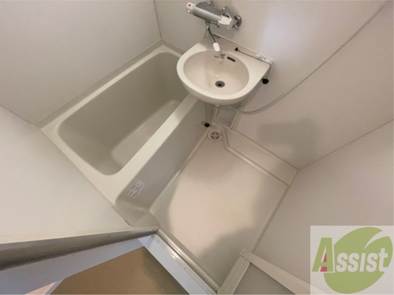 バス・シャワールーム　お風呂になります。一日の疲れを癒してくださいね。