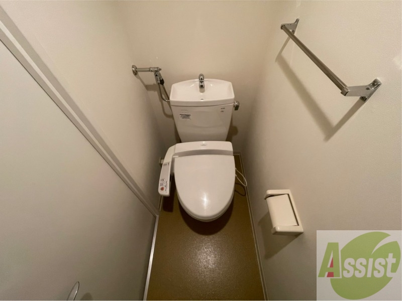 トイレ　トイレです。ウォシュレット付を探している方、おすすめです。