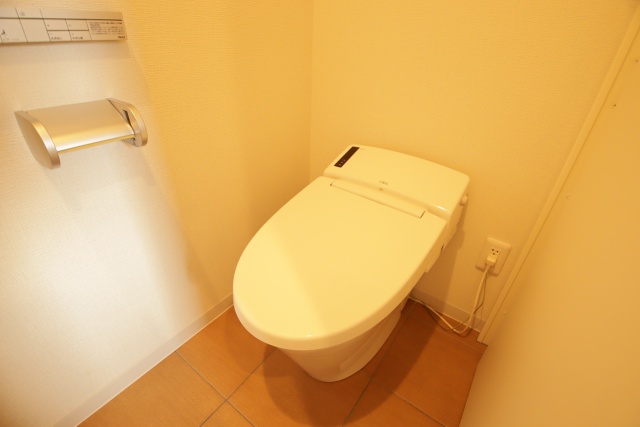 トイレ　※別室の参考写真の為、現況優先です。