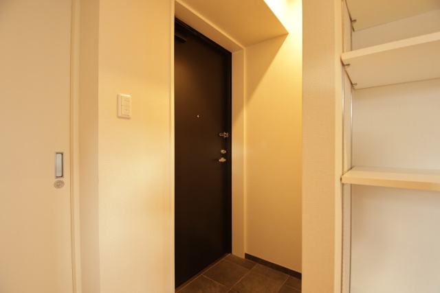 玄関　※別室の参考写真の為、現況優先です。