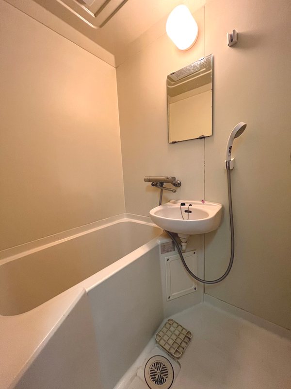 バス・シャワールーム　別号室の参考写真です。