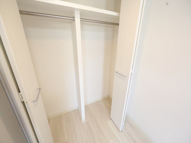 収納　ウォークインクローゼット（収納充実してます）　同仕様写真