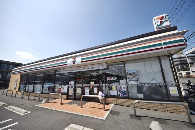 コンビニ　セブンイレブン草加西町保健所通り店（コンビニ）まで433m