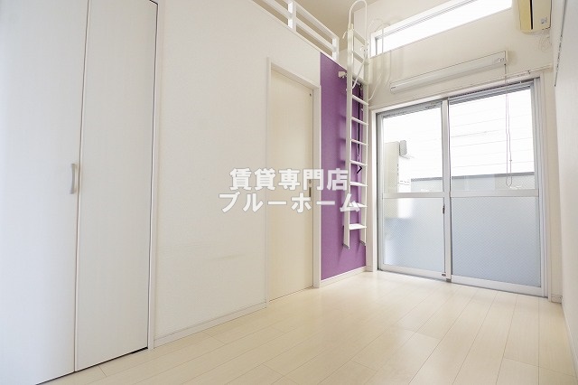 居室・リビング　約4.5帖のゆとりのある洋室！