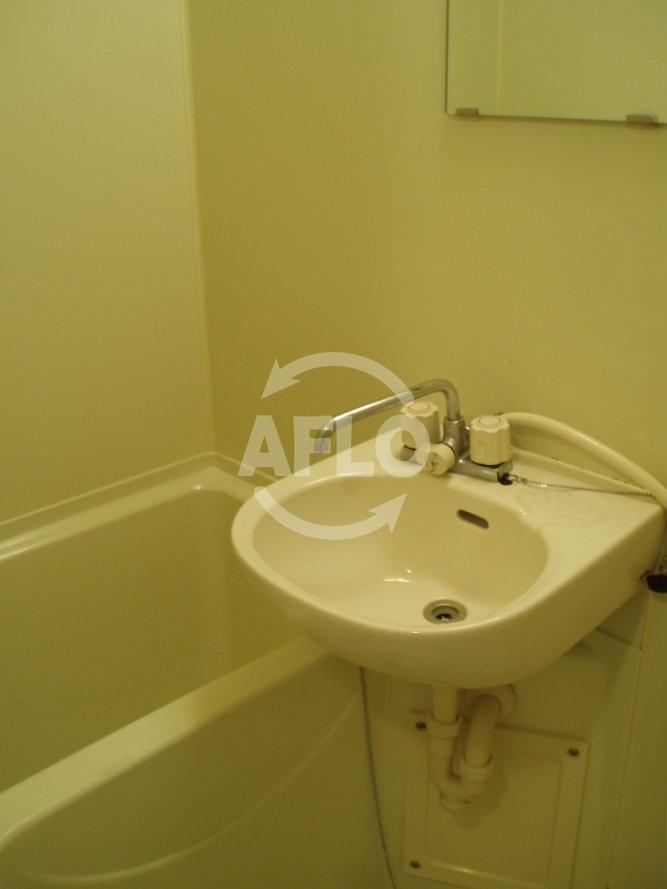 洗面設備　プレサンス難波東　洗面台