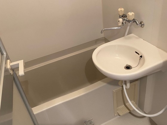 バス・シャワールーム　※反転タイプのお部屋です。